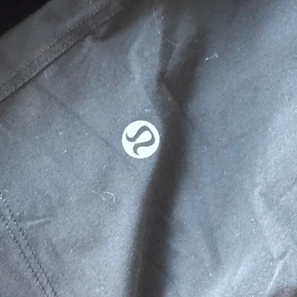 Lululemon Black Men's Shorts - Picture 2 of 3